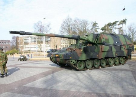 PzH 2000- самоходная артиллерийская установка (Германия)