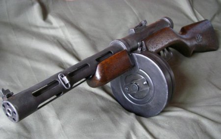 Пистолет-пулемет ППД-40 (СССР)