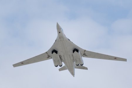 Бомбардировщик стратегического назначения Ту-160. "Белый лебедь" 