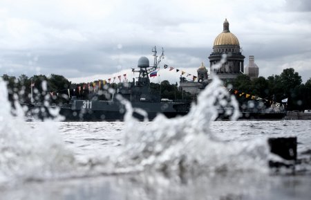 Балтийский флот впервые за 30 лет проведет на Неве парад Победы с участием боевых кораблей