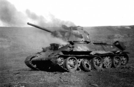 Герой войны: Криворотов Михаил Павлович. Направил горящий танк на батарею врага