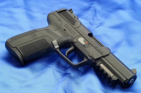 Пистолет FN Five-seveN (Бельгия)