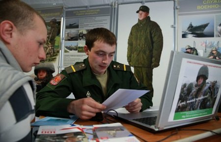 В России призывники смогут выбрать между срочной службой или по контракту