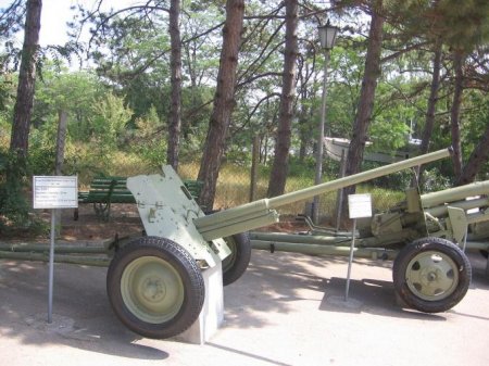 Противотанковые орудия М-42 и ЗИС-2