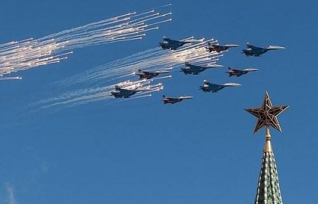 Репетиция воздушной части парада прошла в Москве