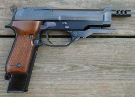 Пистолет Beretta M 93R (Италия)