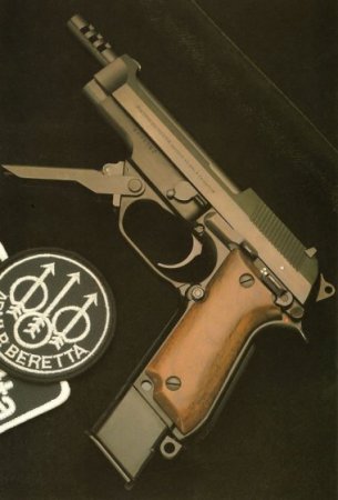 Пистолет Beretta M 93R (Италия)