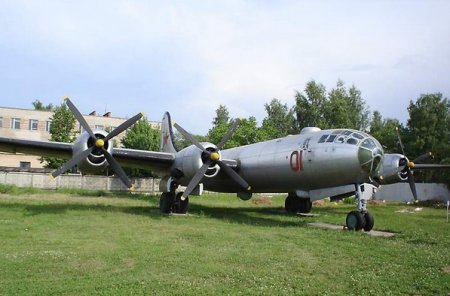 Дальний бомбардировщик Ту-4