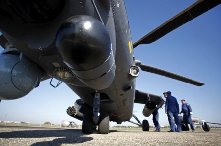 Западный военный округ получил пять новых боевых вертолетов 