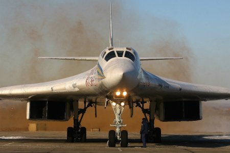 На Западе сравнили российский Ту-160 "Белый лебедь" и B1-B США 