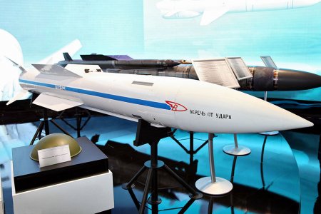 Истребитель Су-57 получит гиперзвуковую ракету 