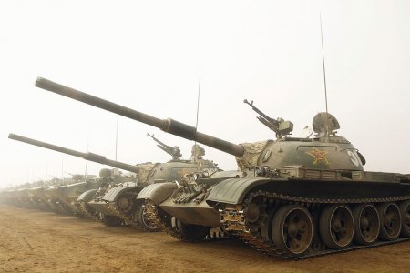 Бронированная армада: устаревшие танки превратят в боевых роботов в Китае 