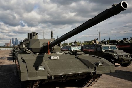 Госиспытания российского танка Т-14 "Армата" начнутся в 2019 году