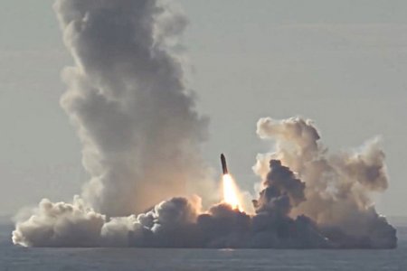 "Бьет сильно": в США оценили российскую ракету "Булава" 