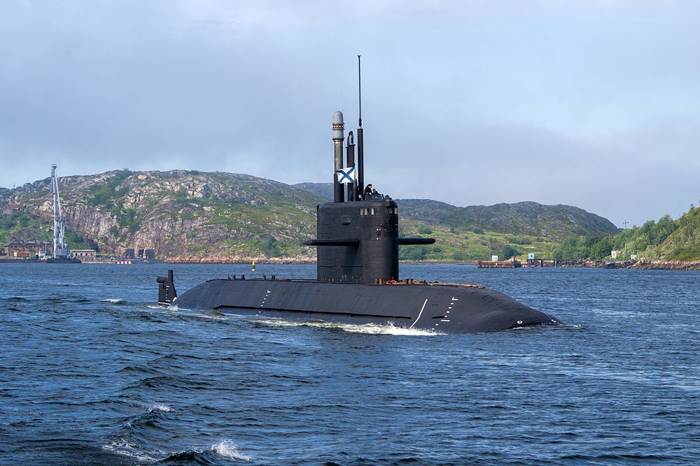 Несколько модернизированных подводных лодок проекта 677 "Лада" поступят в ВМФ России доставить еще пару подводных лодок. 